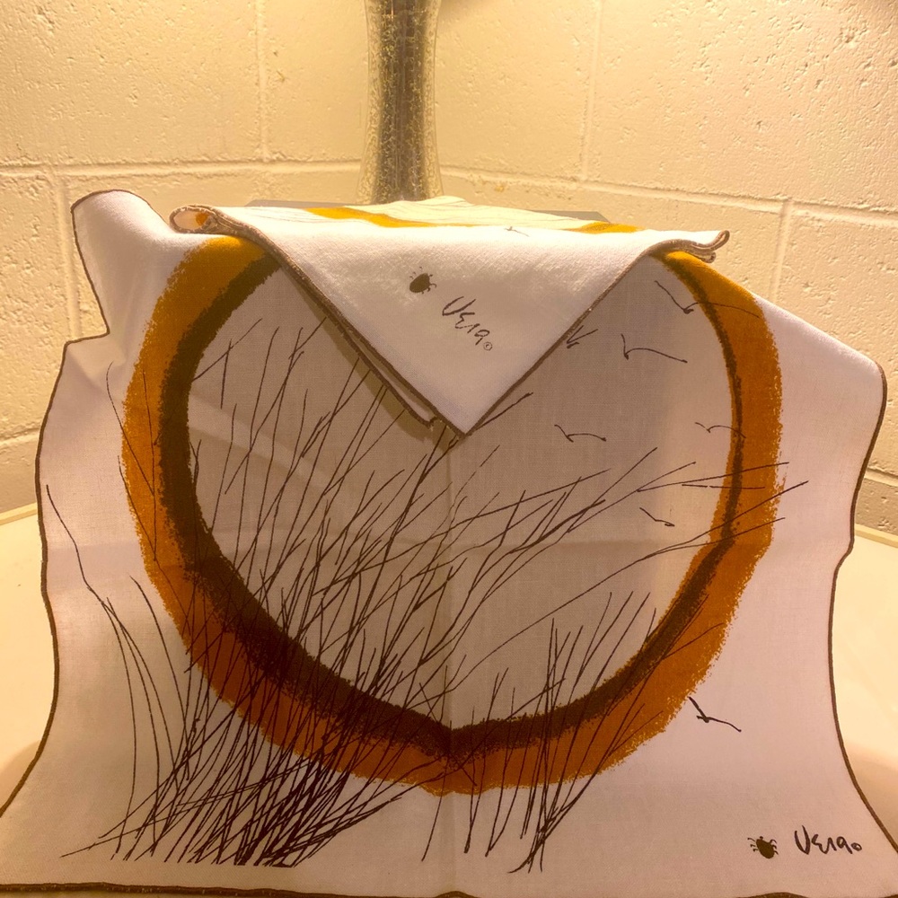 2 Vera napkins